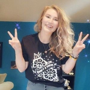 Meet your Posher, Kayla